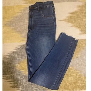 Abercrombie & Fitch - Simone High Waisted Jegging